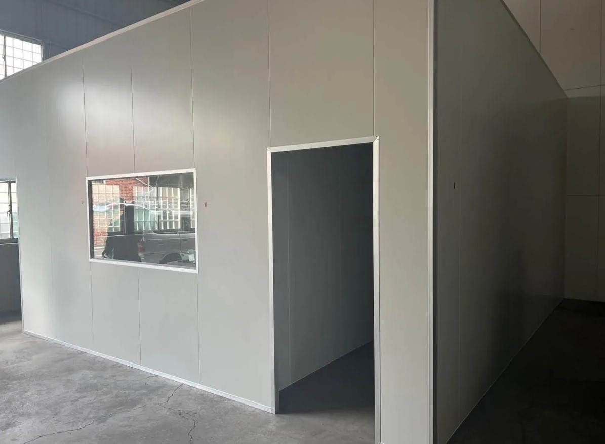 庫板在醫療設施中的應用與安全保障